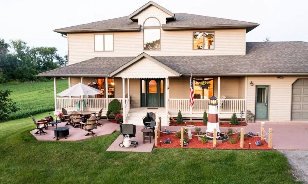 Harmony House | Heated Garage Game Room, Spacious Master Suites & Well-Appointed Kitchen