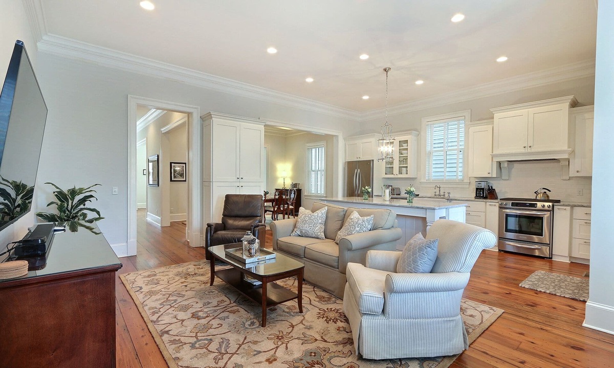 Savannah Victorian District House | Heated Pool Access | 5*Clean | Flex Cancelation