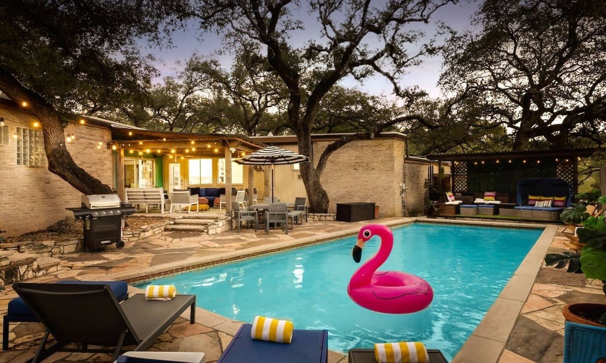 Medical Center District House | Heated Pool, Cabana, Fire Pit, Game Room & Arcade!