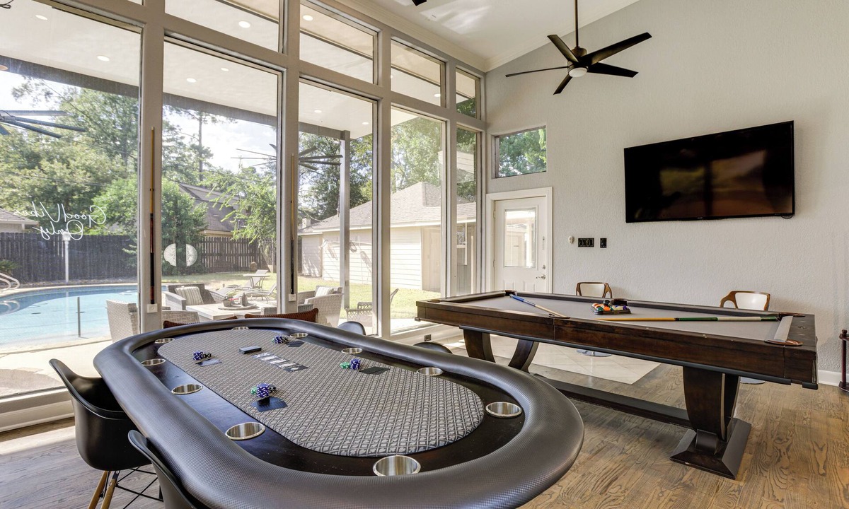 Ponderosa Forest House | Heated Pool, Hot Tub, Game Room: Houston Group Gem