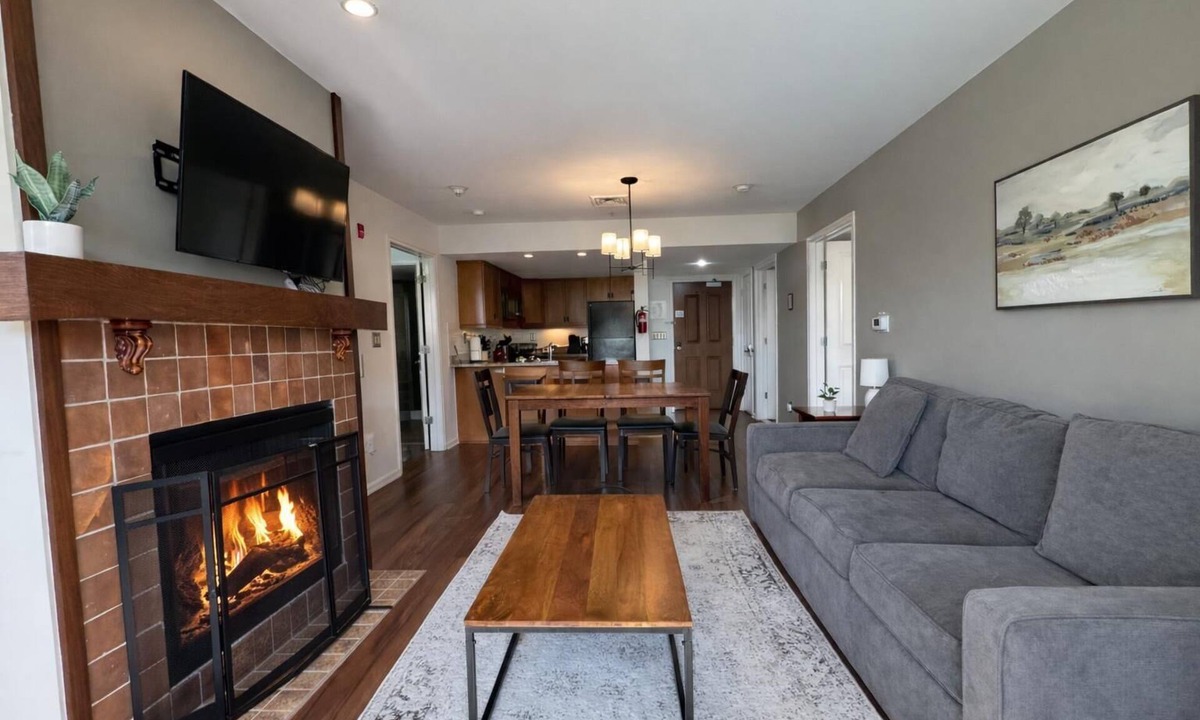 Vernon Condo | Heated Pool Hot Tubs Sauna Gym Deck Mtn Front Appalachian @ Mtn Creek #312