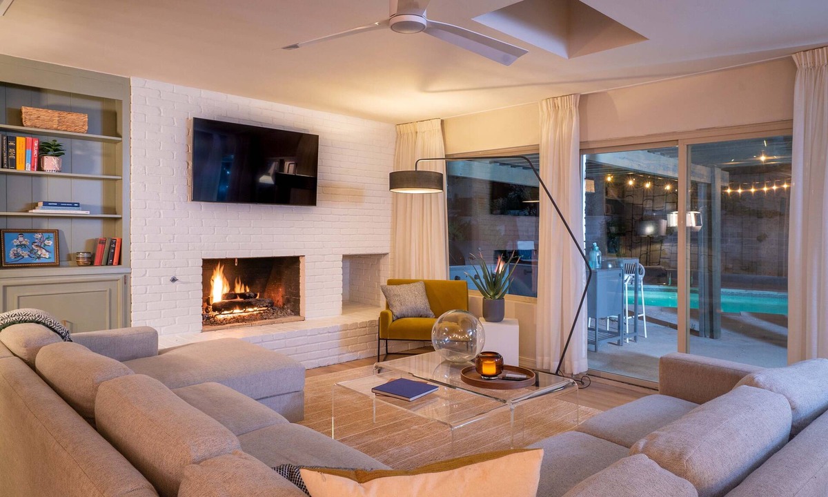 Albuquerque House | Heated pool open year round, Sleeps 14, 5 Bedroom/9 beds, Hot Tub, BBQ, BB court