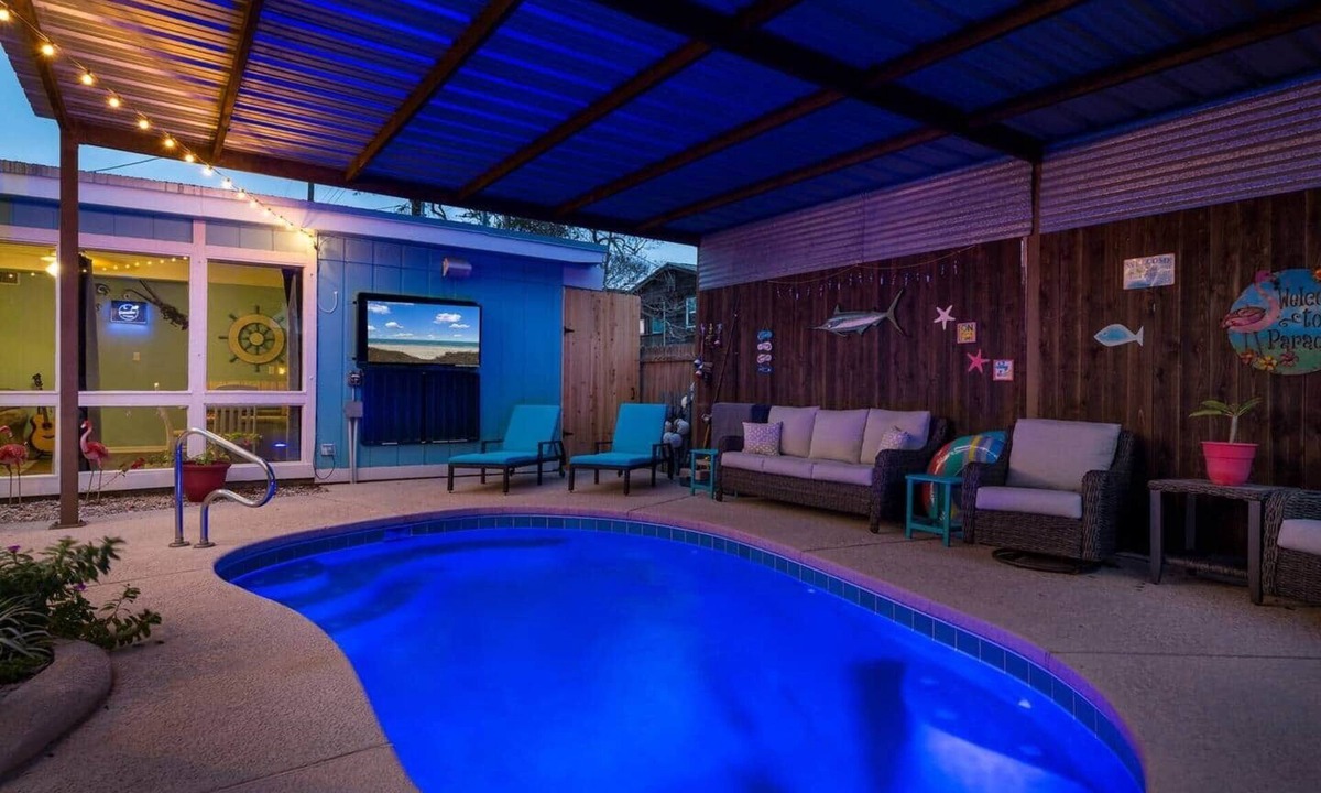 Fulton House | Heated Pool, Pets Friendly Beach Bungalow