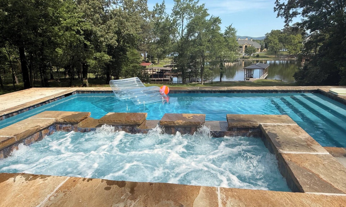 Lake Hamilton House | Heated Pool, Private Dock, Excellent Location