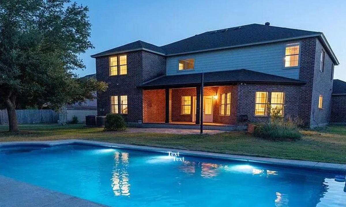 Kyle House | ♥Heated Pool Private♥ Heated Spa ♥ 5000 sft ♥2 acre Yard☀ Secluded Countryside