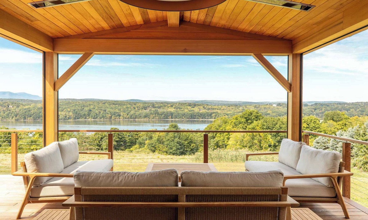 Hudson House | Heated Pool! Sauna! Gym! Stunning Retreat + Views!