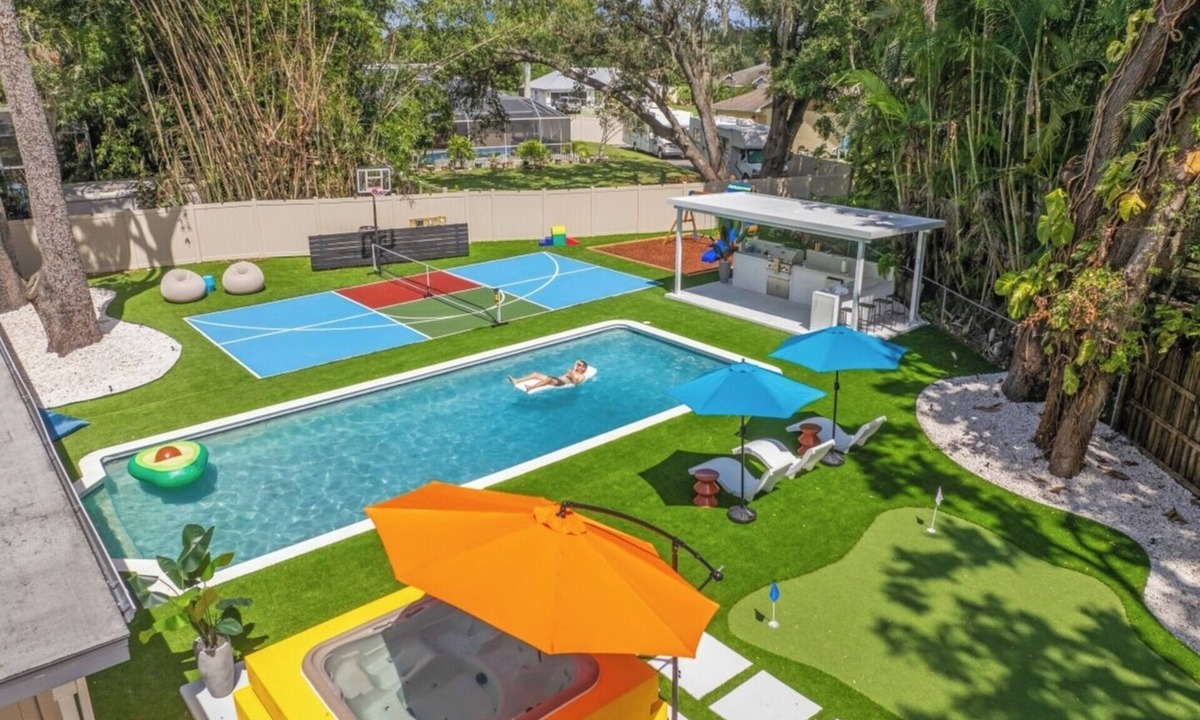 Bradenton House | Heated Pool Sleeps 32 Pickle/Bball Theater