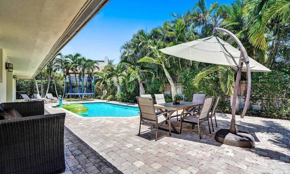 South Corals Villa | Heated Pool Tropical Oasis Water Slide