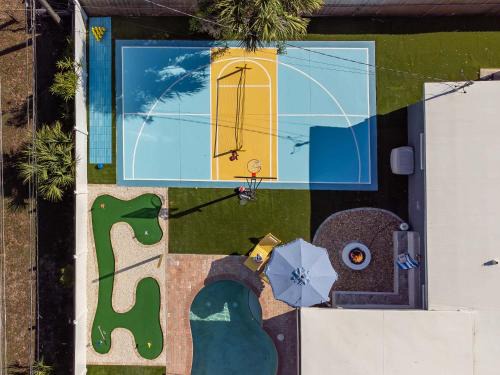 Walsingham House | Heated Pool Villa Clearwater Beach