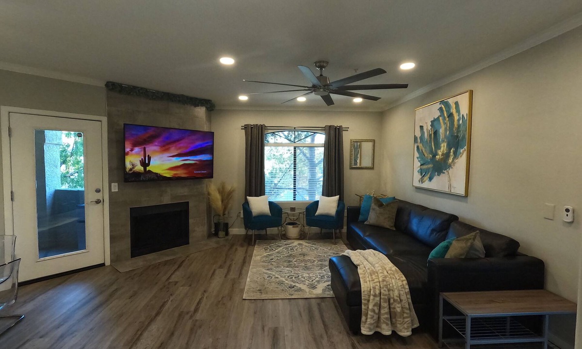 North Scottsdale Condo | Heated Pools, Clean, and Conveniently Located, Newly Renovated Spring Getaway