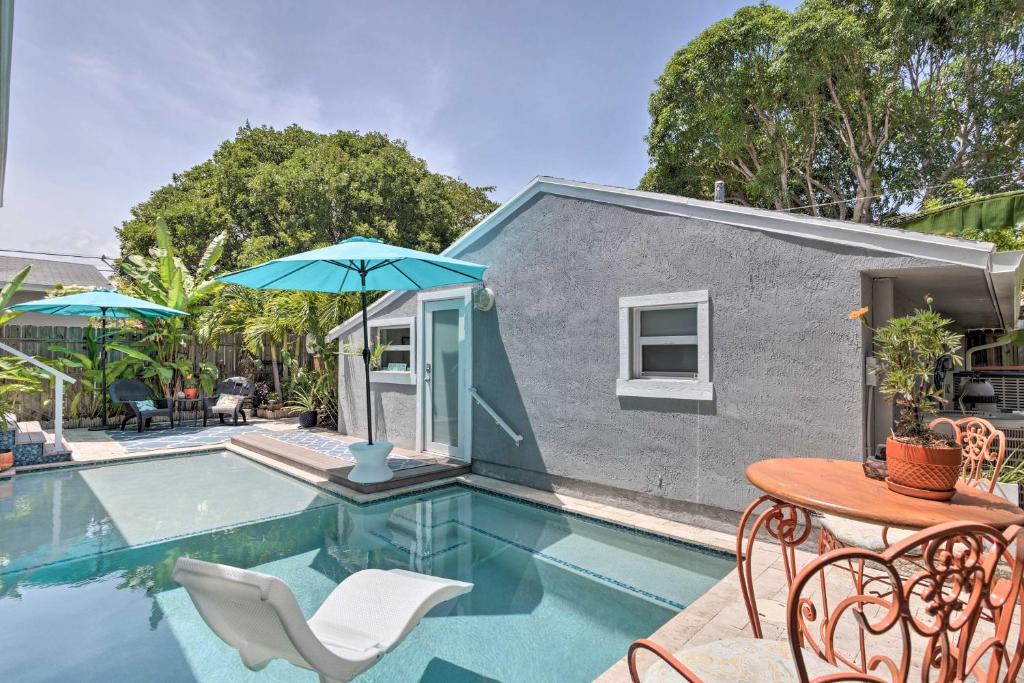 Delray Beach House | Heated Saltwater Pool + Bar: Del Ray Cottage!
