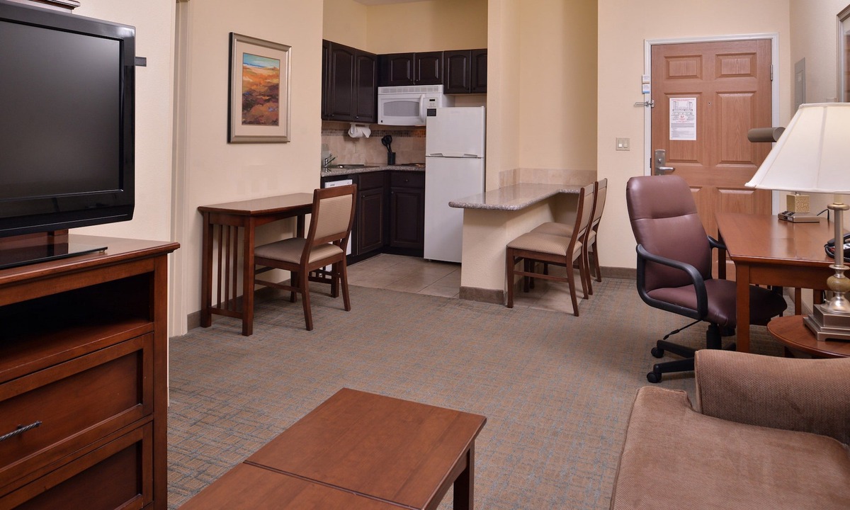 Central Oklahoma City Condo | Heated Saltwater Pool | 24 Hour Fitness Center + Free Breakfast