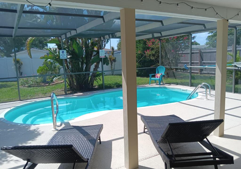 Regency Park House | Heated & Screened in Pool