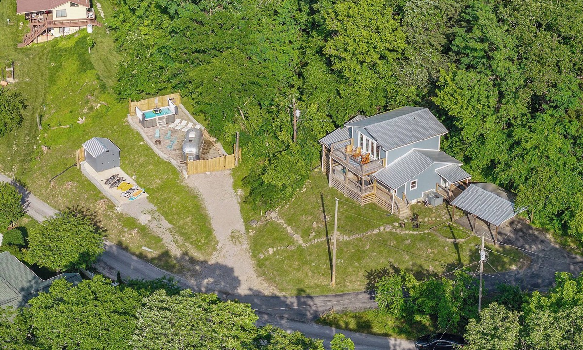 Baxter House | Heated Spa/Pool | Lake Access | Beach | Views