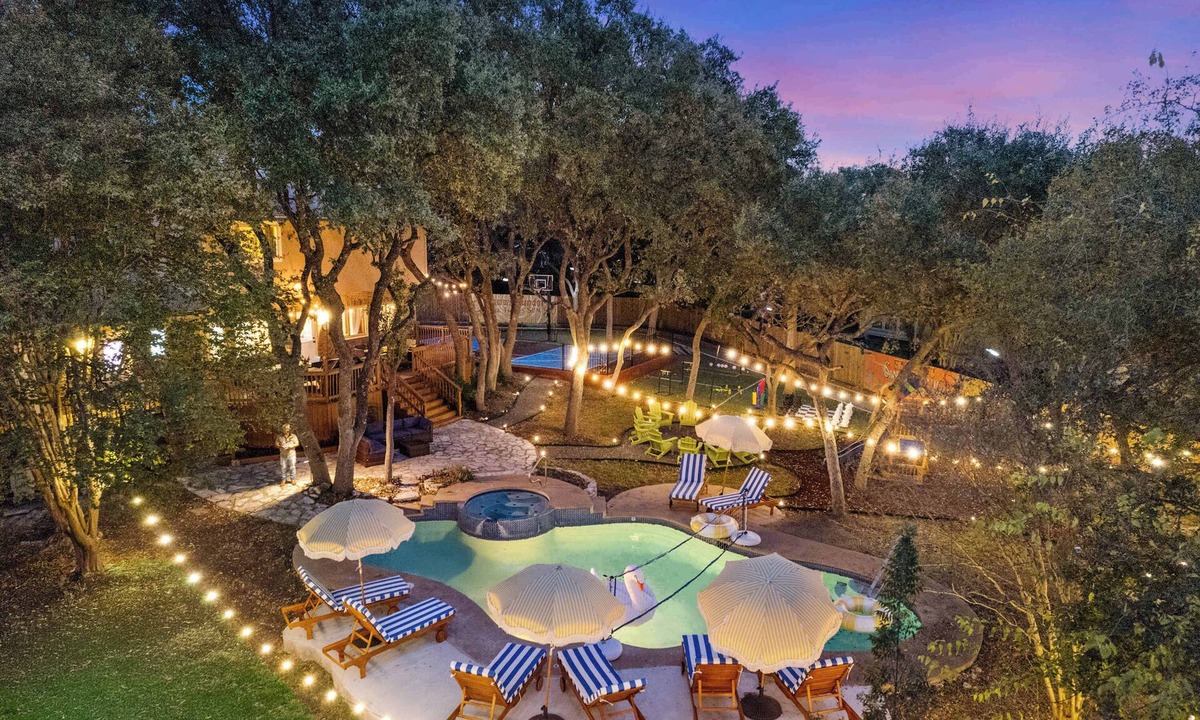 North San Antonio - SAT House | HeatedPool-PickleBall-Basktball-Golf-FirePit-Games