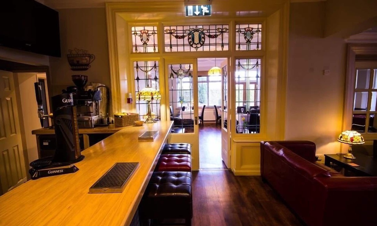 Dewsbury Hotel | Heath Cottage Hotel