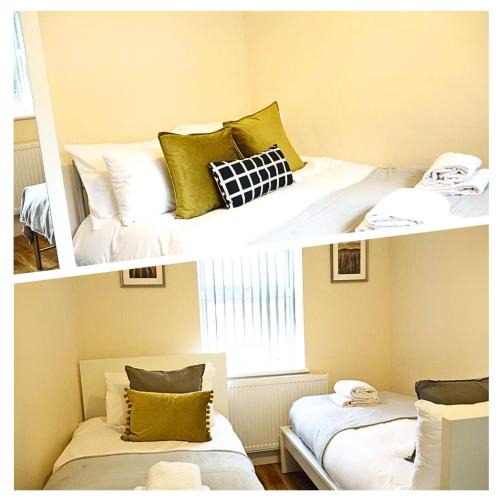 Stanwell House | Heathrow Ensuite Rooms- Auto check in