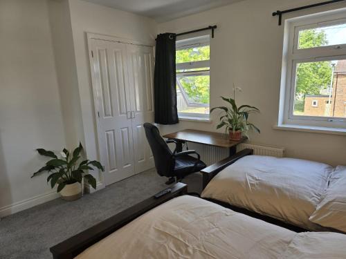 London Borough of Hounslow House | Heathrow, Hounslow, Beautiful Modern Home
