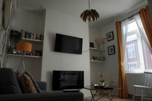 Cheetham Hill Apartment | Heaven Chic