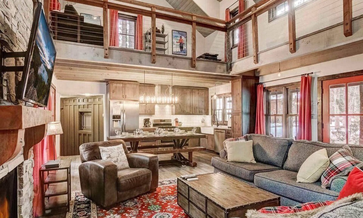 Bijou Pines House | Heavenly Hideaway 4BR,4BA, Hot Tub