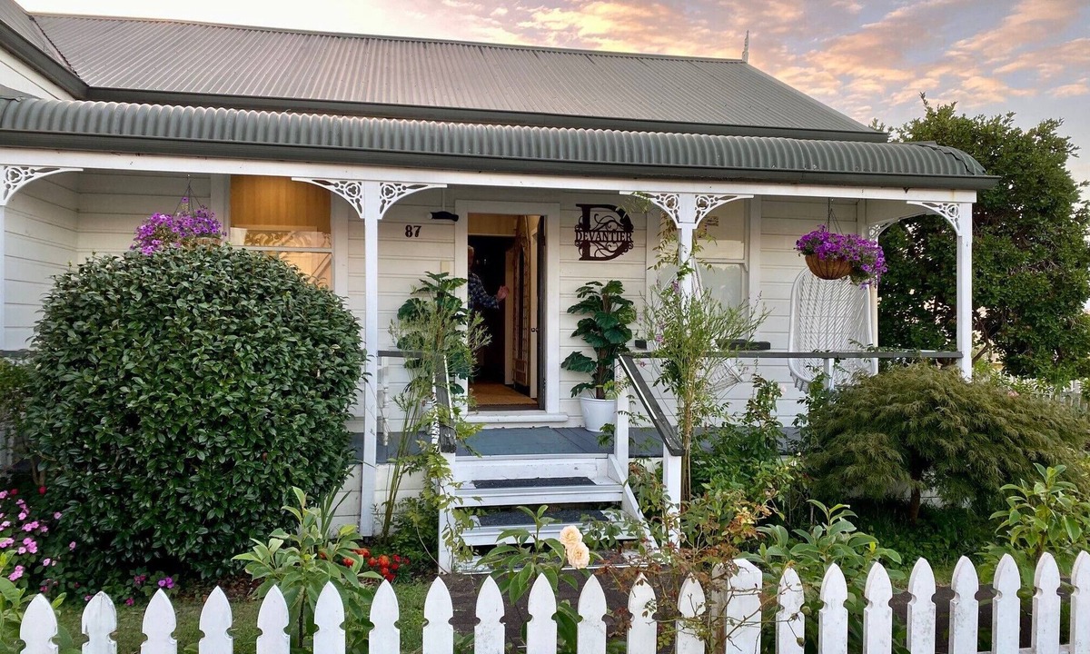 Whitianga Villa | Heavenly Historic Home