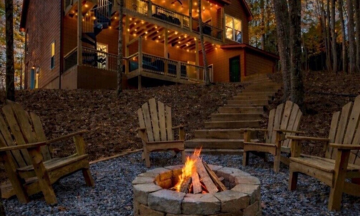 Helen Cabin | Heavenly Pines - Rustic Getaway w/Hot Tub