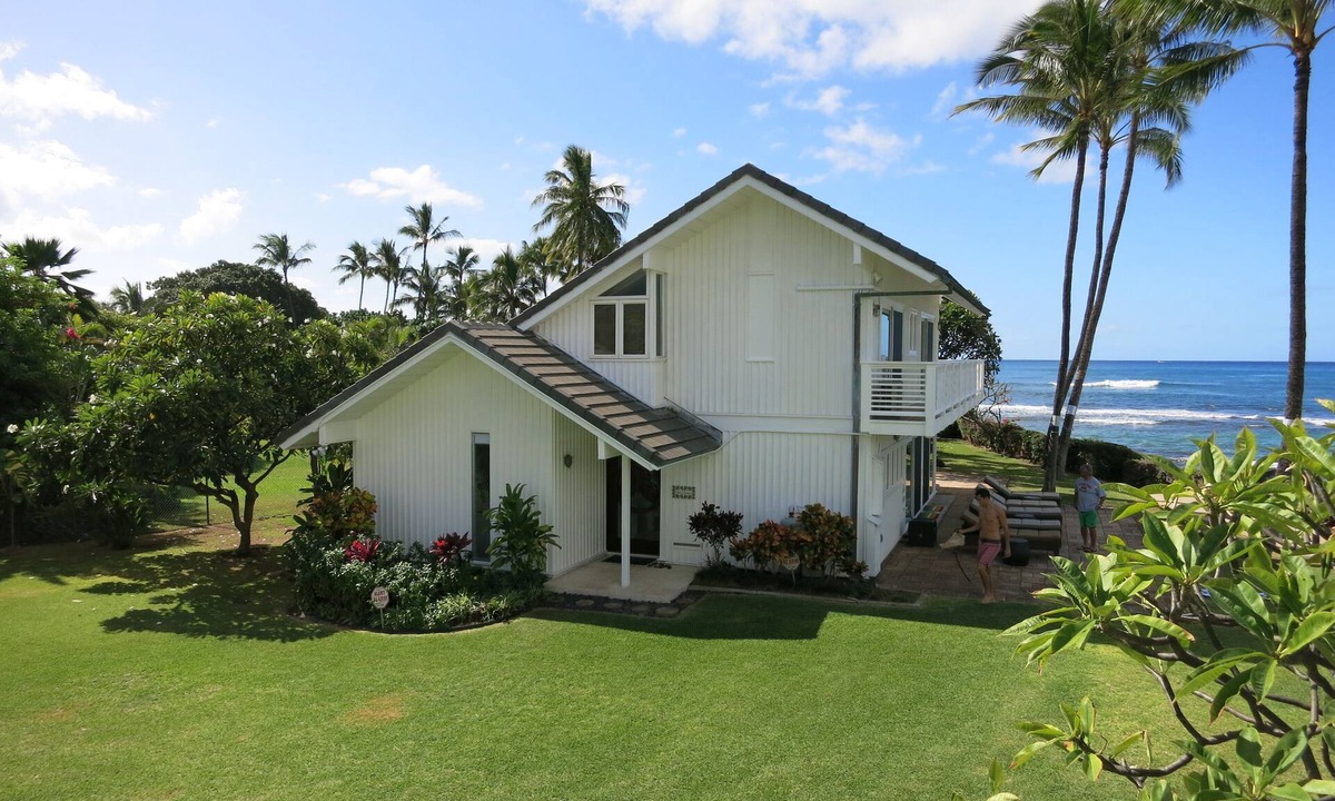 Maili House | Heavenly Waters Home at Maili Point - Oceanfront Beauty