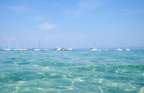 Porquerolles Boat Rental | HEBERGEMENTS BATEAUX A QUAI