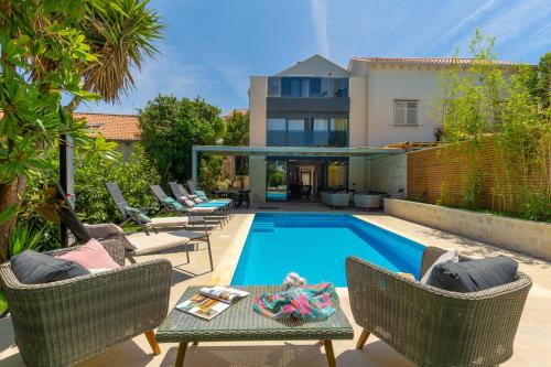 Pile Villa | Hedera Estate, Villa Hedera II