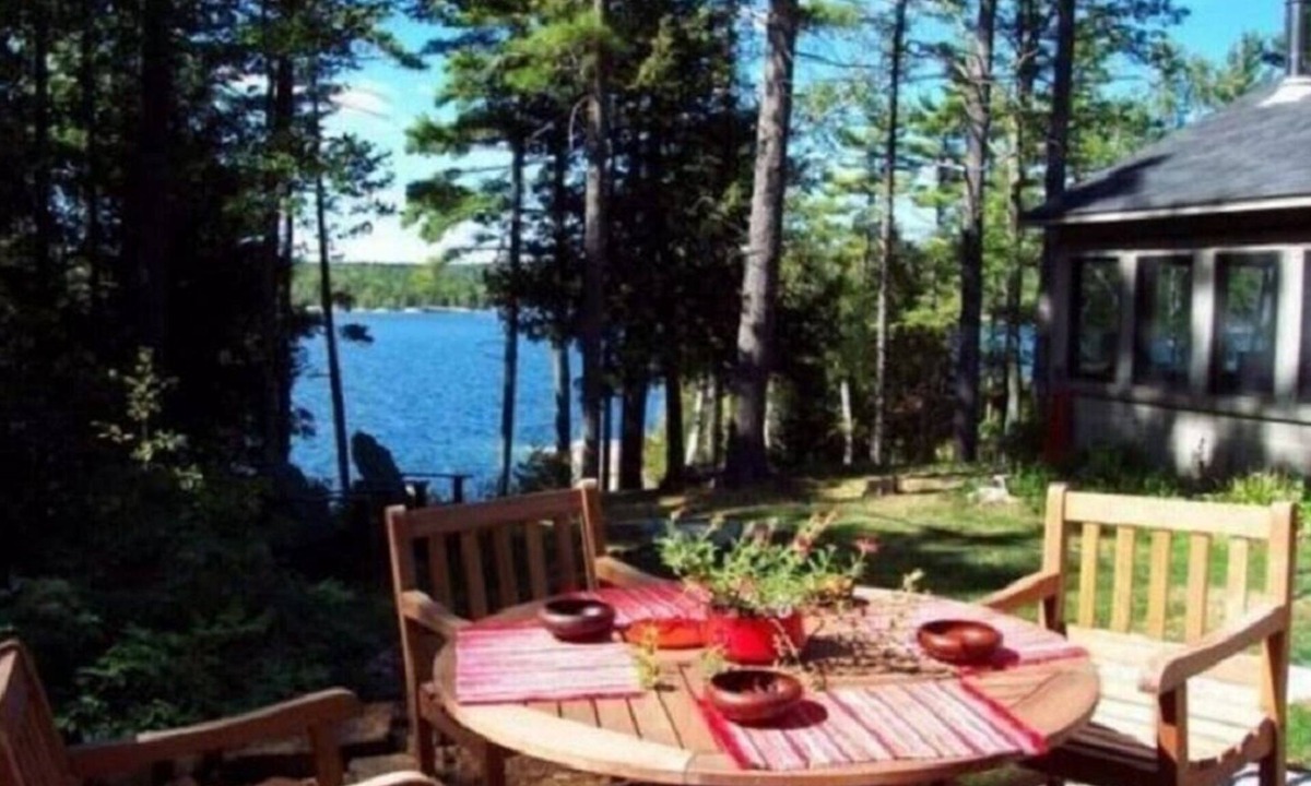 Lyndhurst Cottage | Hedgehog Island Cottage Rental - The Cookhouse.