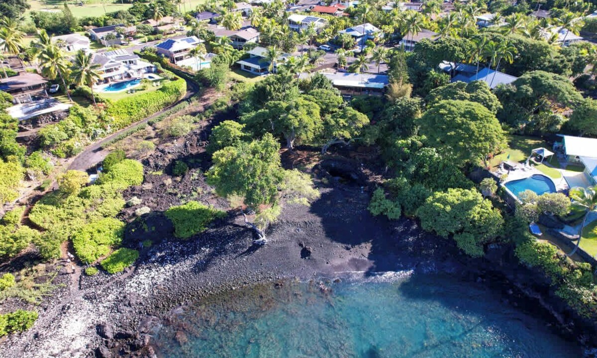 Keauhou House | Heeia Bay Paradise Spacious 3 BDR Steps to Beach