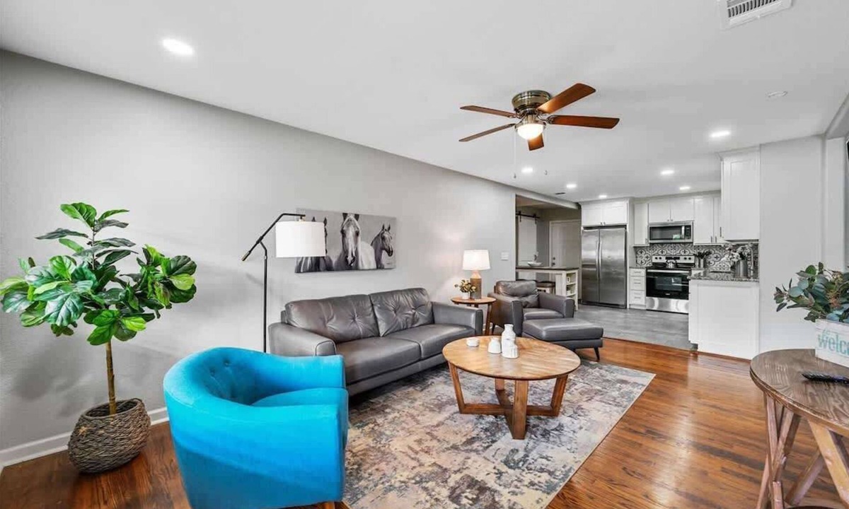 Fort Worth House | Heights House: Modern Comfort in Fort Worth, TX