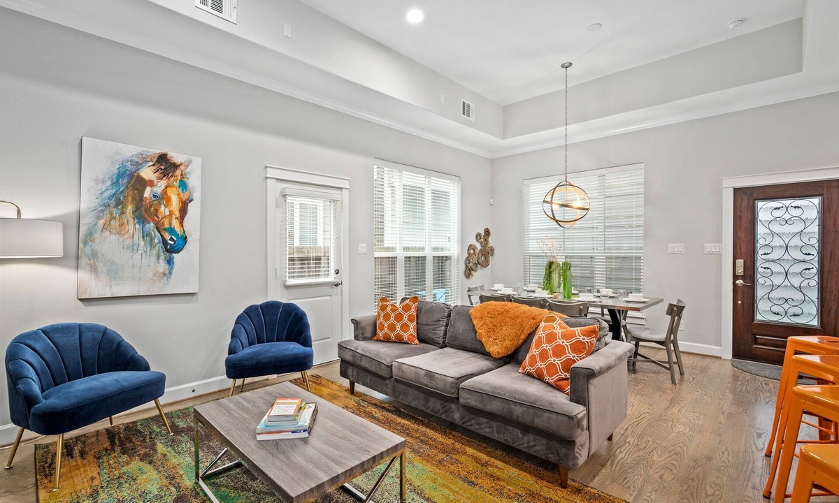 Shady Acres House | Heights Luxe! Location📍+ Design in the City