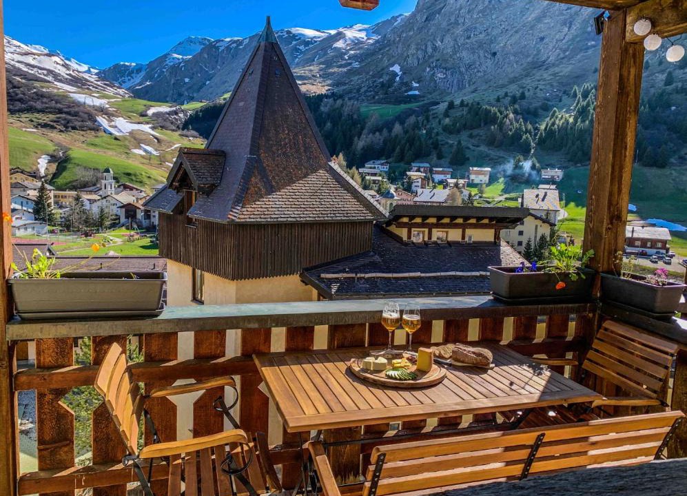 Bivio Apartment | Heimelige Ferienwohnung mit Sicht in die Bergwelt