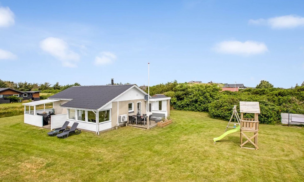 Houvig Strand House | "Hejdi" - 650m from the sea by Interhome
