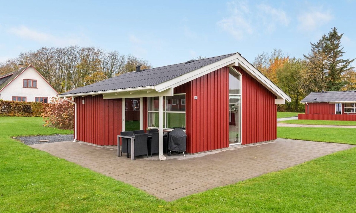 Mommark Strand House | "Helga" - 100m from the sea by Interhome