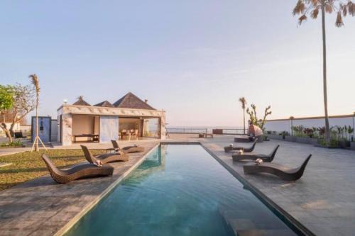 Ketewel Villa | Heliconia 5 BR Luxurious Beach Front Villa