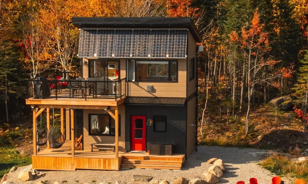 Lac Beauport Ski Chalet | HELIOS - Micro-chalet at Maelström (CITQ#304336)