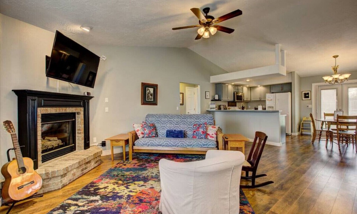 Star House | Hello Dolly! Star, ID near river and wineries!