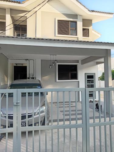 Kampung Batin House | HELLOKITTY HOUSE - Unit 3