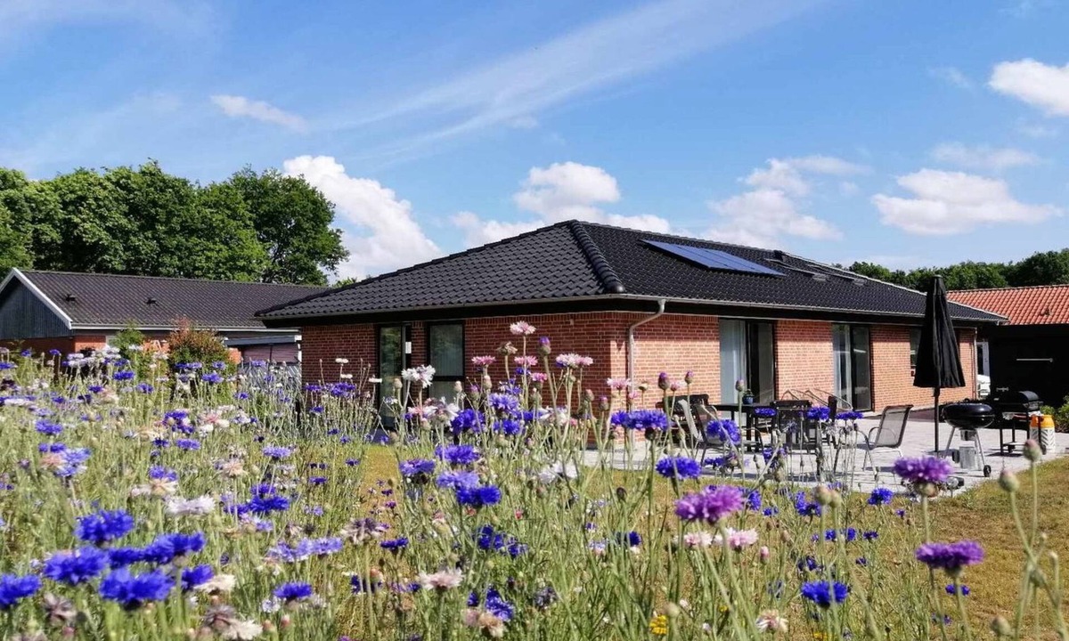 Ronne House | "Helmi" - 1km from the sea by Interhome