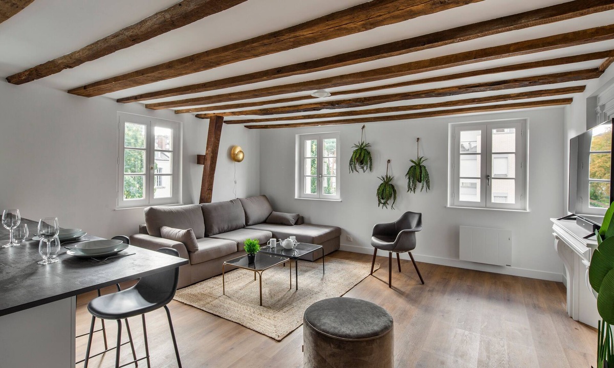 Dinan - Saint-Malo Apartment | Hemingway - Le 31bis - Apt avec charme de l'ancien