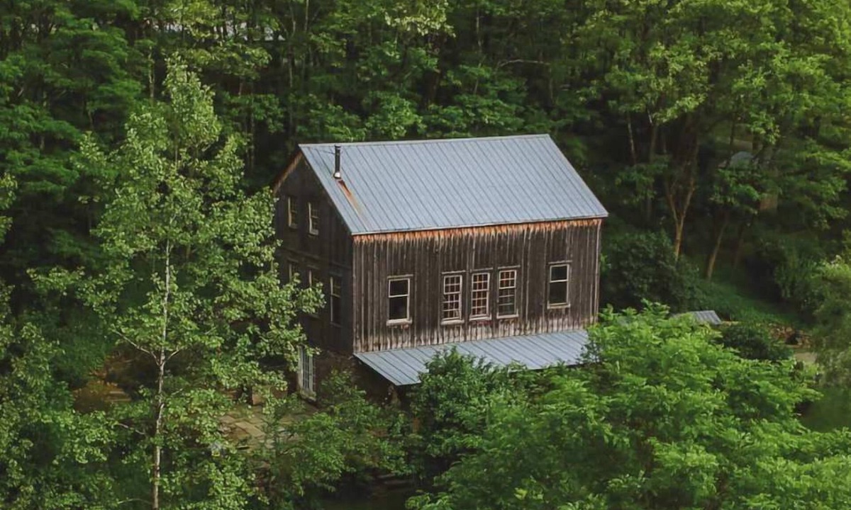 Callicoon House | Hemlock Hill Barn - Hillside Views + Pond