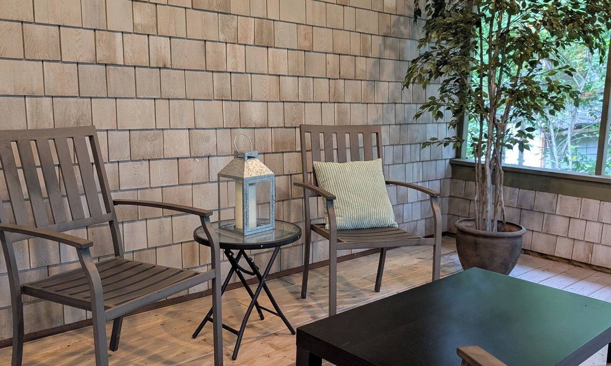 Harbor Springs House | Hemlock House in Harbor Springs Between Boyne Highlands & Nubs Nob