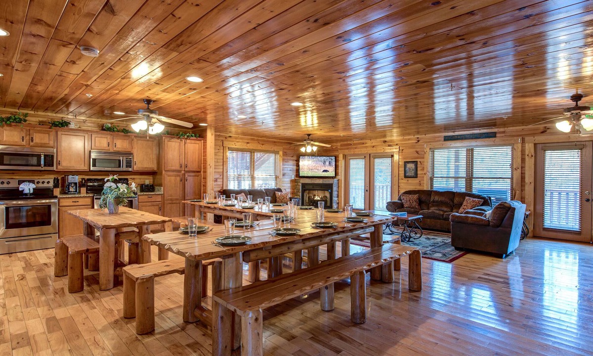Hemlock Hills Cabin | Hemlock Inn by Jackson Mountain Rentals