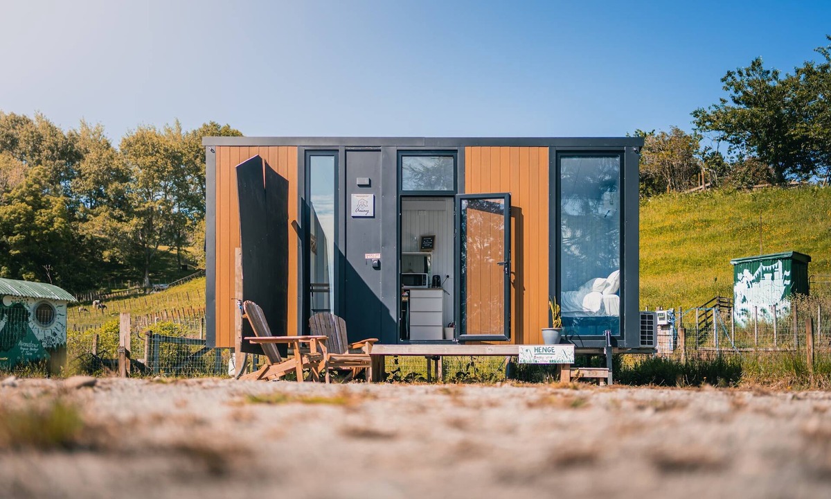 Stratford District House | Henge Cabin by Tiny Away