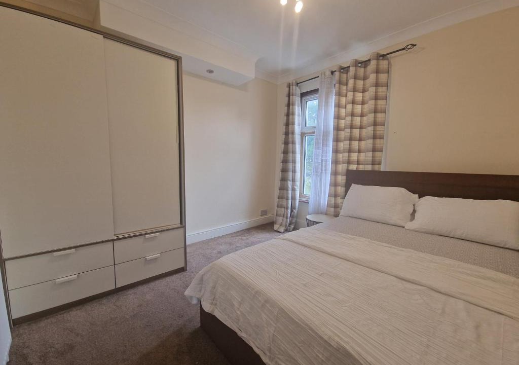 Loxford Apartment | Henley Road Upstairs Flat