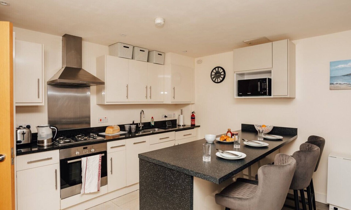 Henley Apartment | Henley town centre with parking