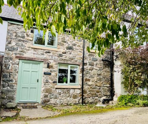 Corwen House | Henllys Cottage
