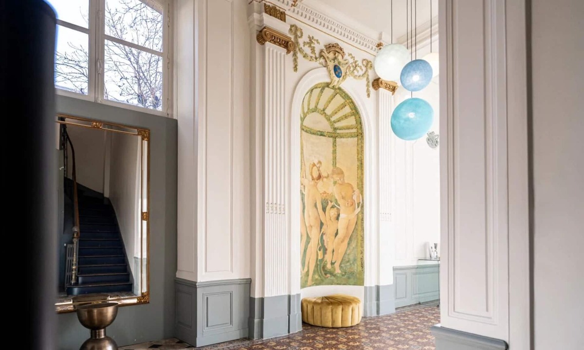 Republique Hotel | HENRI II